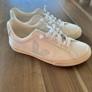 Veja Campo Sneakers (Women) size 7